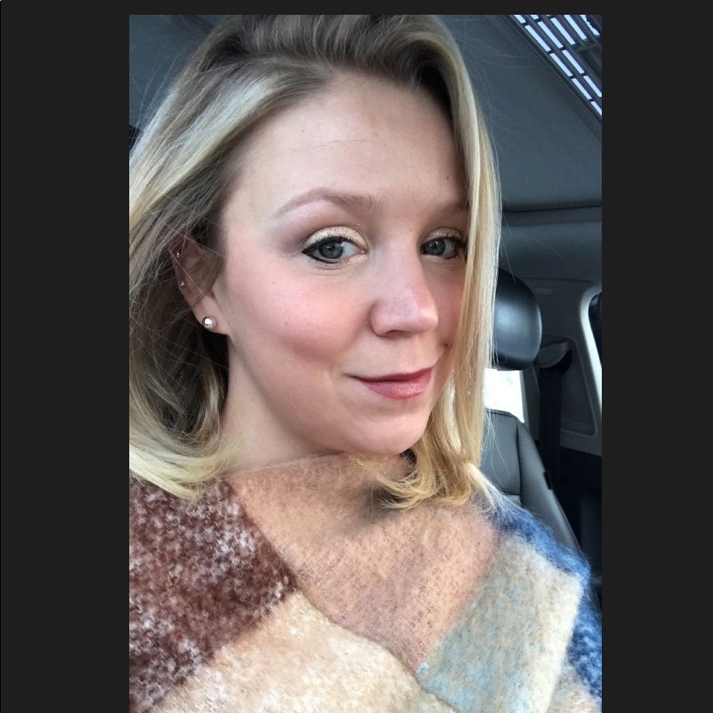 Meet your Posher, Ashley